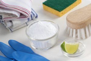 cleaning-with-lemon-and-vinegar